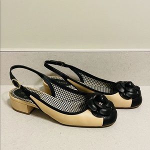AUTHENTIC WOMENS CHANEL CAMELIA FLOWER LEATHER SLINGBACK SHOES, SIZE 39